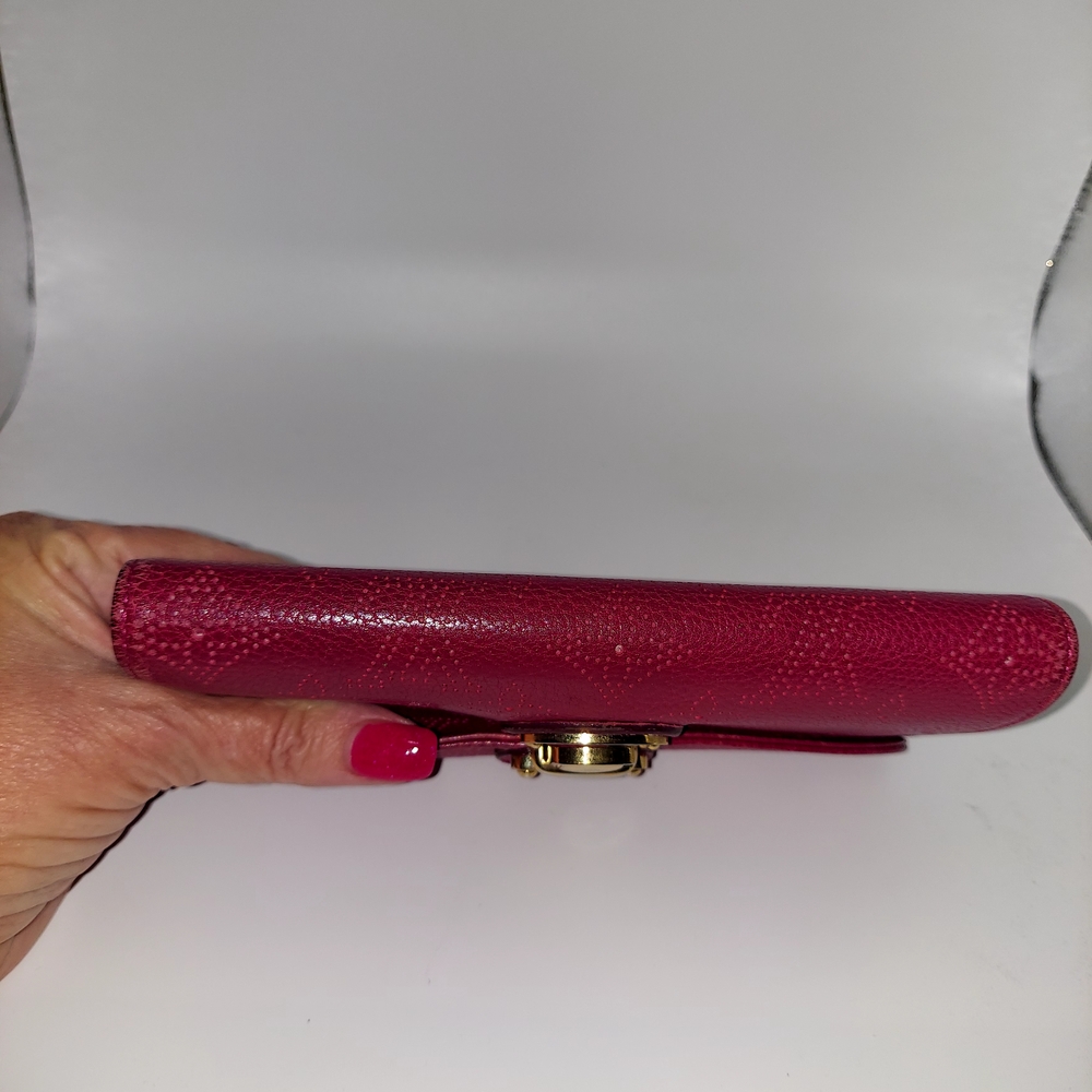 LOUIS VUITTON 2017 Mahina Leather Amelia Wallet, Grenat Red Pink - Picture 12 of 13